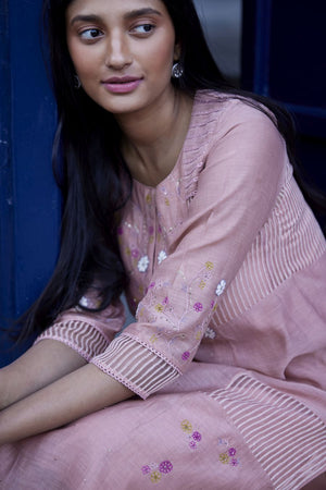 Muted Clay Chanderi & silk striped organza hand embroidered yok kurta set